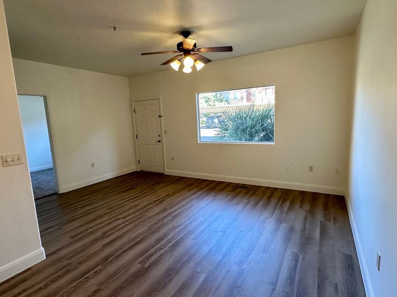 700 N Main St #F2 - Photo 7 of 18