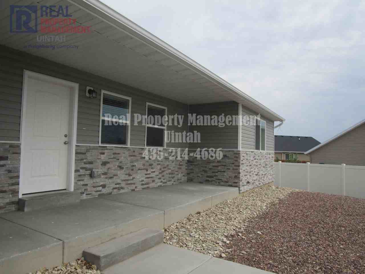 2998 W 300 S - Photo 2 of 14