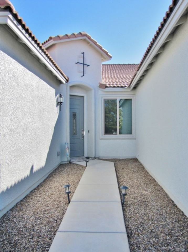 2334 Jacks Dr - Photo 4 of 33