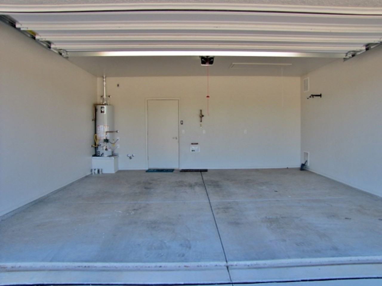 2334 Jacks Dr - Photo 5 of 33