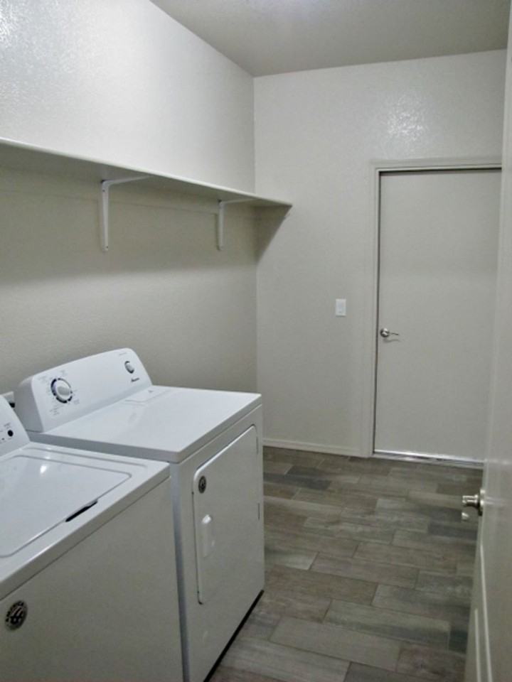 2334 Jacks Dr - Photo 6 of 33