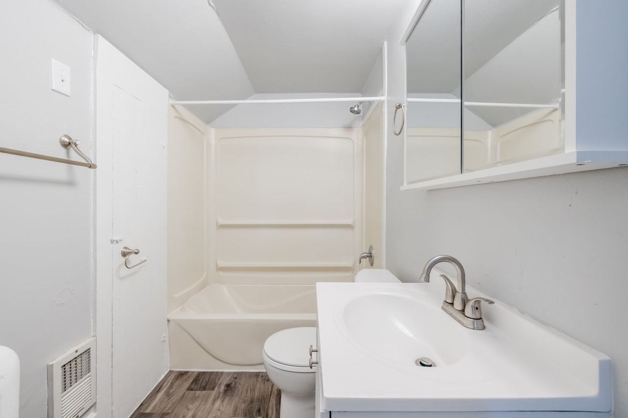 189 E Merrill Ave - Photo 4 of 14