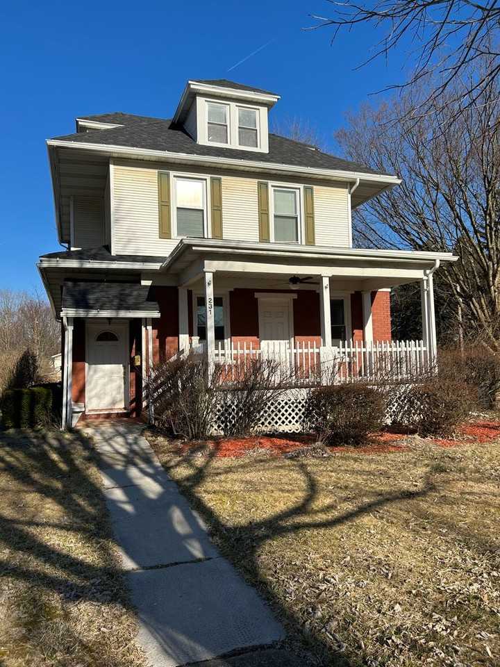 231 E Park Ave - Photo 3 of 35