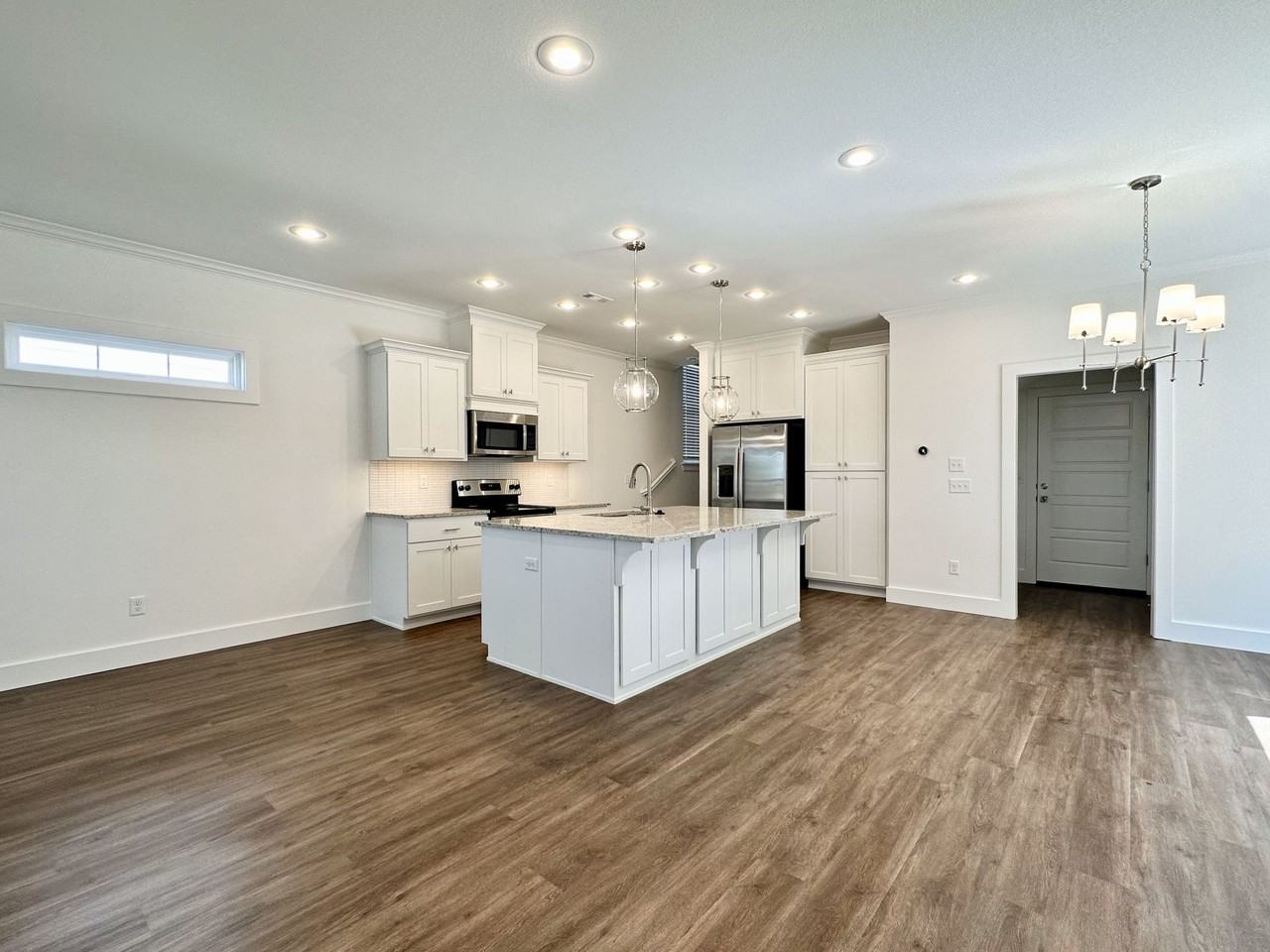 4255 W Bronco - Photo 3 of 28