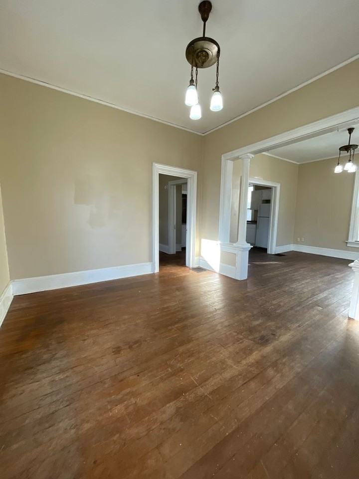 1113 Constitution St - Photo 2 of 39