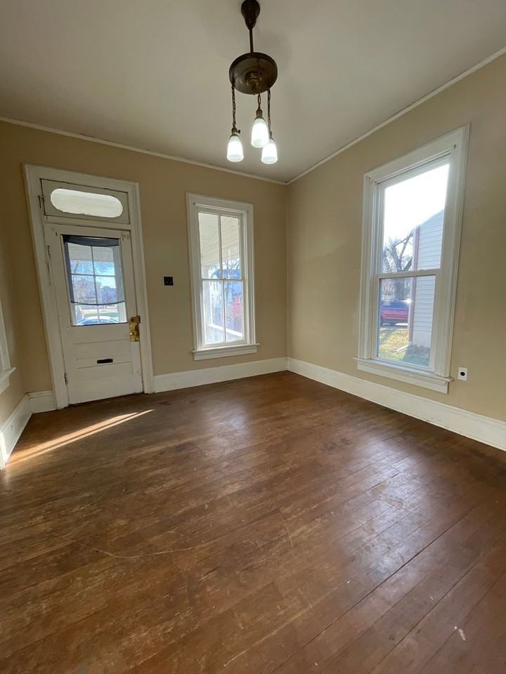 1113 Constitution St - Photo 4 of 39