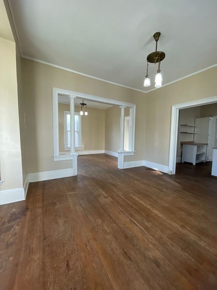 1113 Constitution St - Photo 6 of 39