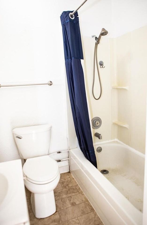 814 1st St - Photo 3 of 10