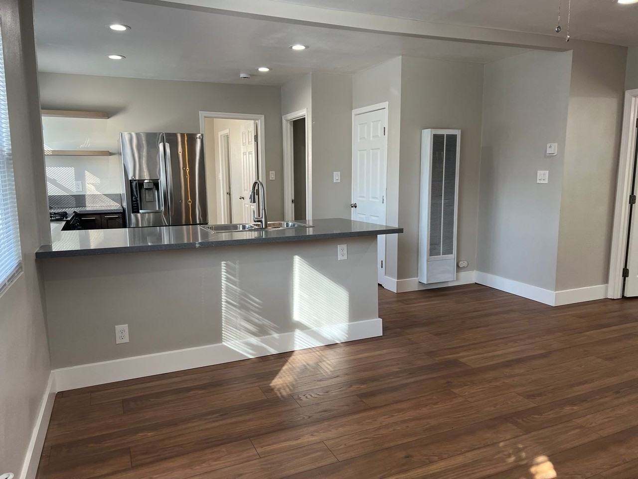115 E Pine St - Photo 3 of 16