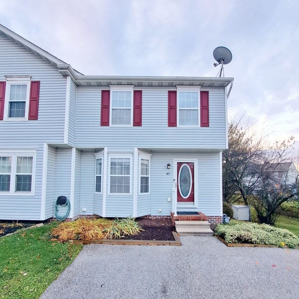 417 Debbi Ct - Photo 2 of 50