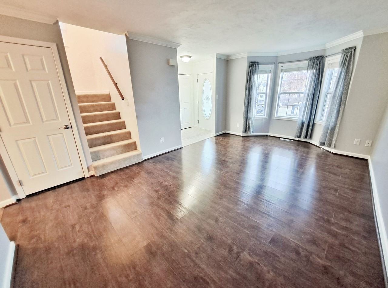 417 Debbi Ct - Photo 5 of 50