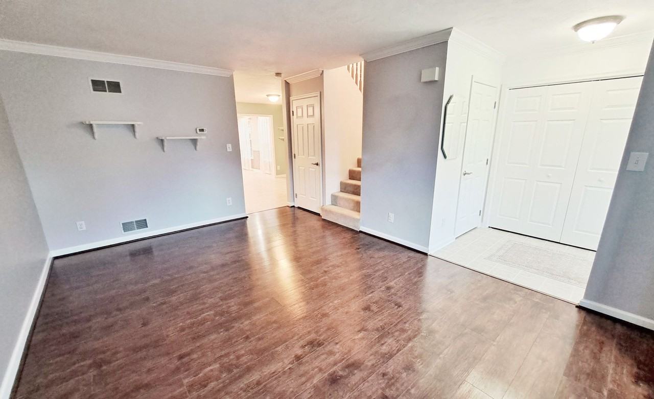 417 Debbi Ct - Photo 6 of 50