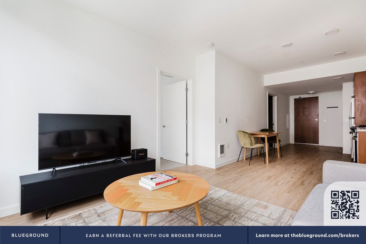 1146 Harrison Street - Photo 5 of 30