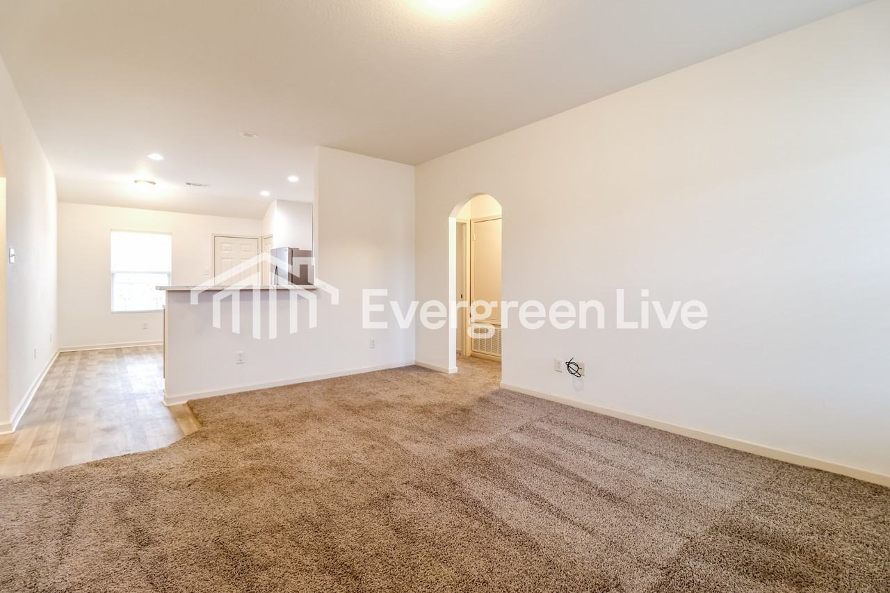 113 Sunland Dr - Photo 3 of 14