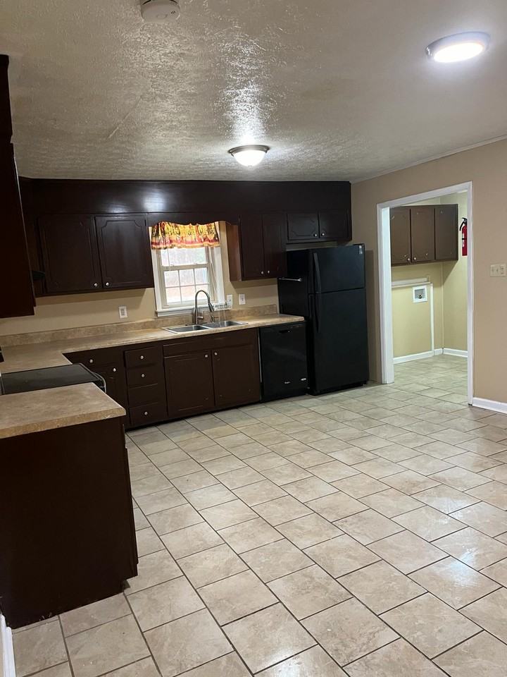 1722 Shiloh Dr #1722 - Photo 4 of 25