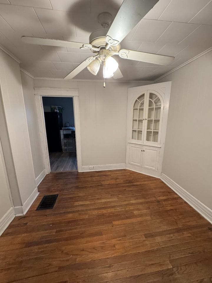 13 Russell St - Photo 2 of 6