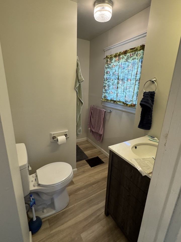 13 Russell St - Photo 3 of 6