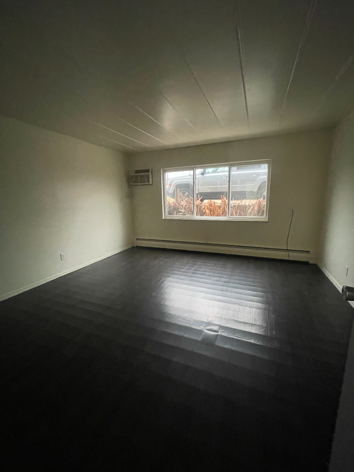 2560 Harrison Ave #10 - Photo 2 of 6