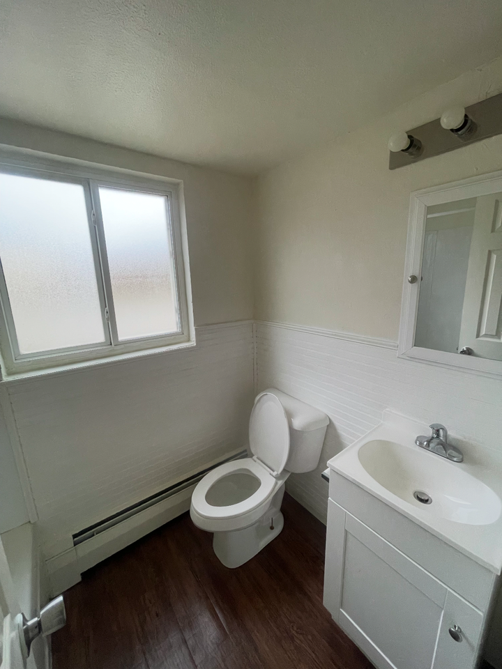 2560 Harrison Ave #10 - Photo 3 of 6