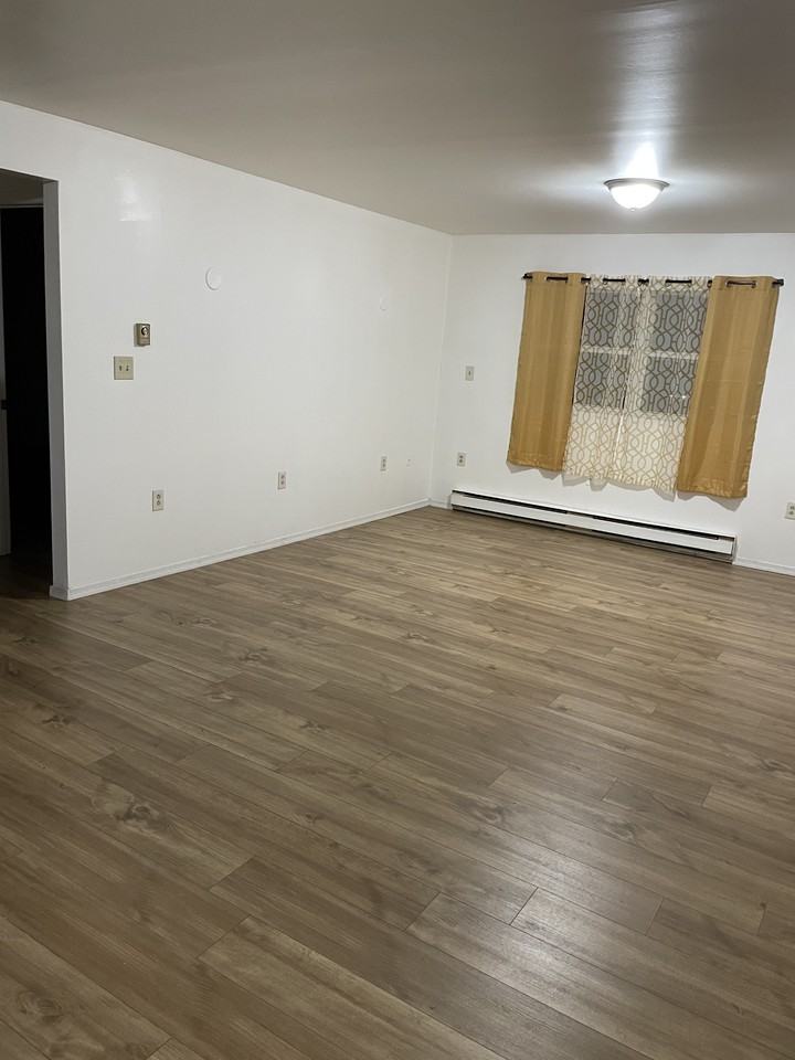 1286 Franklin St #1 - Photo 3 of 12