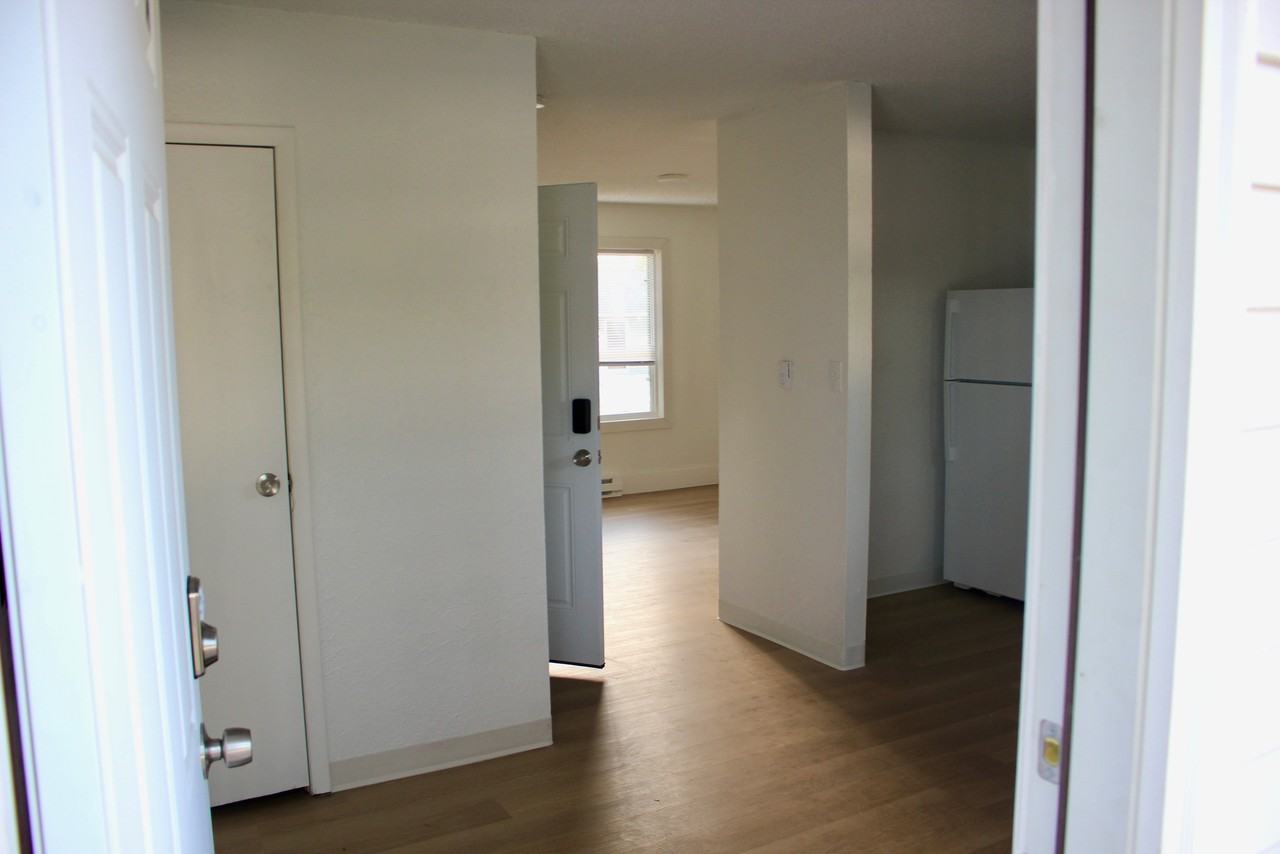 60 8th St N #1 - Photo 7 of 9