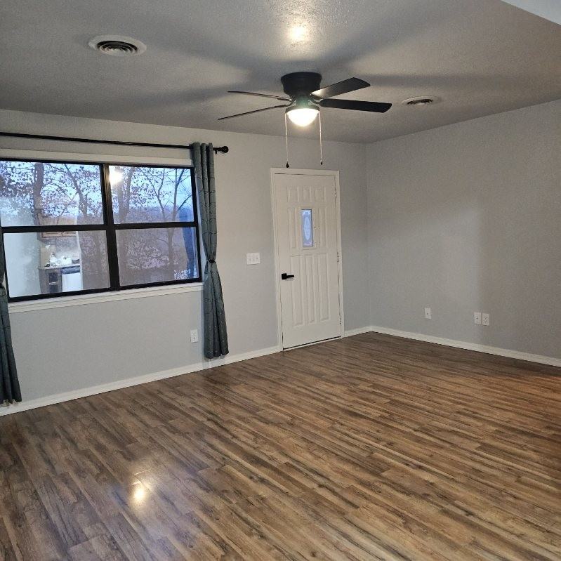 204 Pepper St #NA - Photo 2 of 11