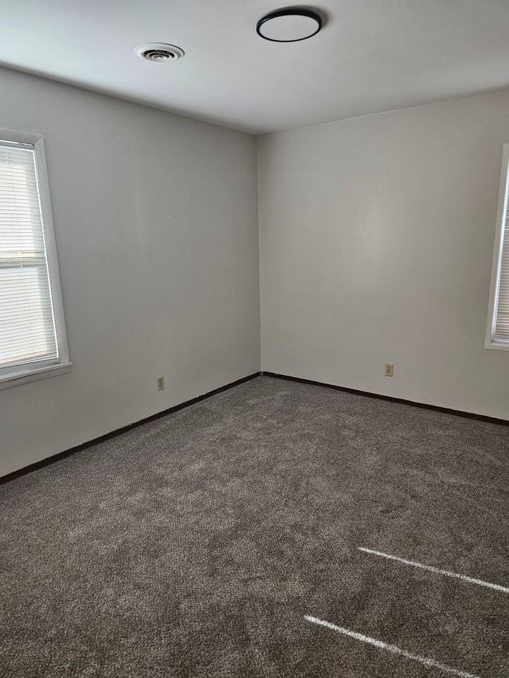 523 Saint Dorothy Dr - Photo 3 of 8