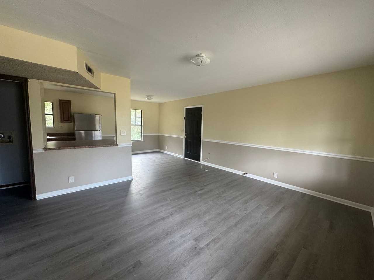 2941 Hannah St - Photo 2 of 10