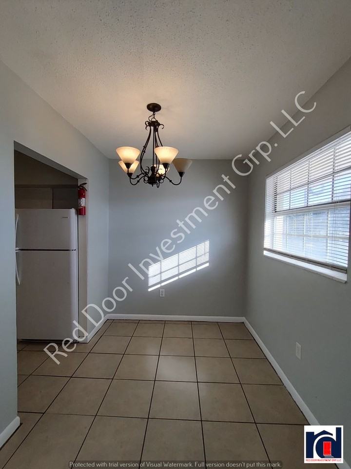 706 W Dixie Ave ##2 - Photo 3 of 17