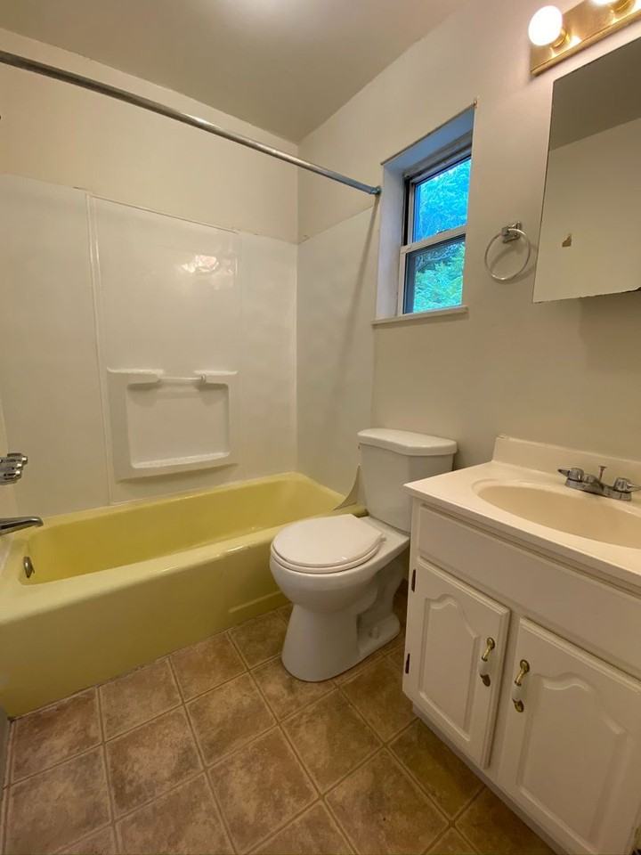 77 Bates St #3 - Photo 5 of 6