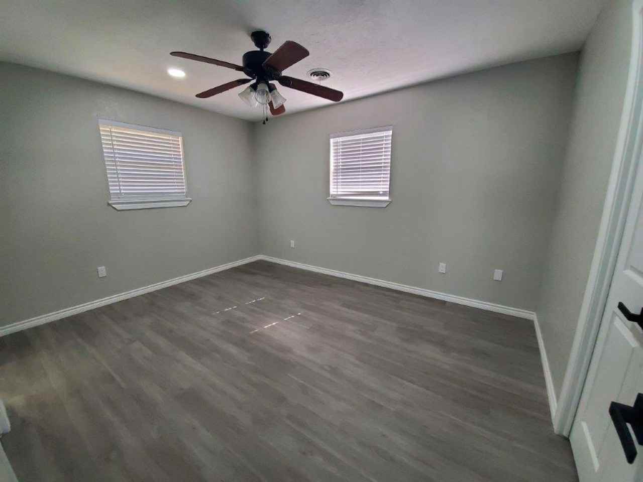 1713 Northwest Great Plains Boulevard - Photo 6 of 16