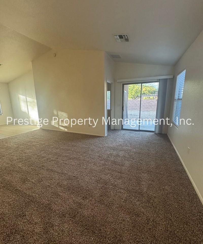 13199 E Alley Spring Dr - Photo 2 of 24