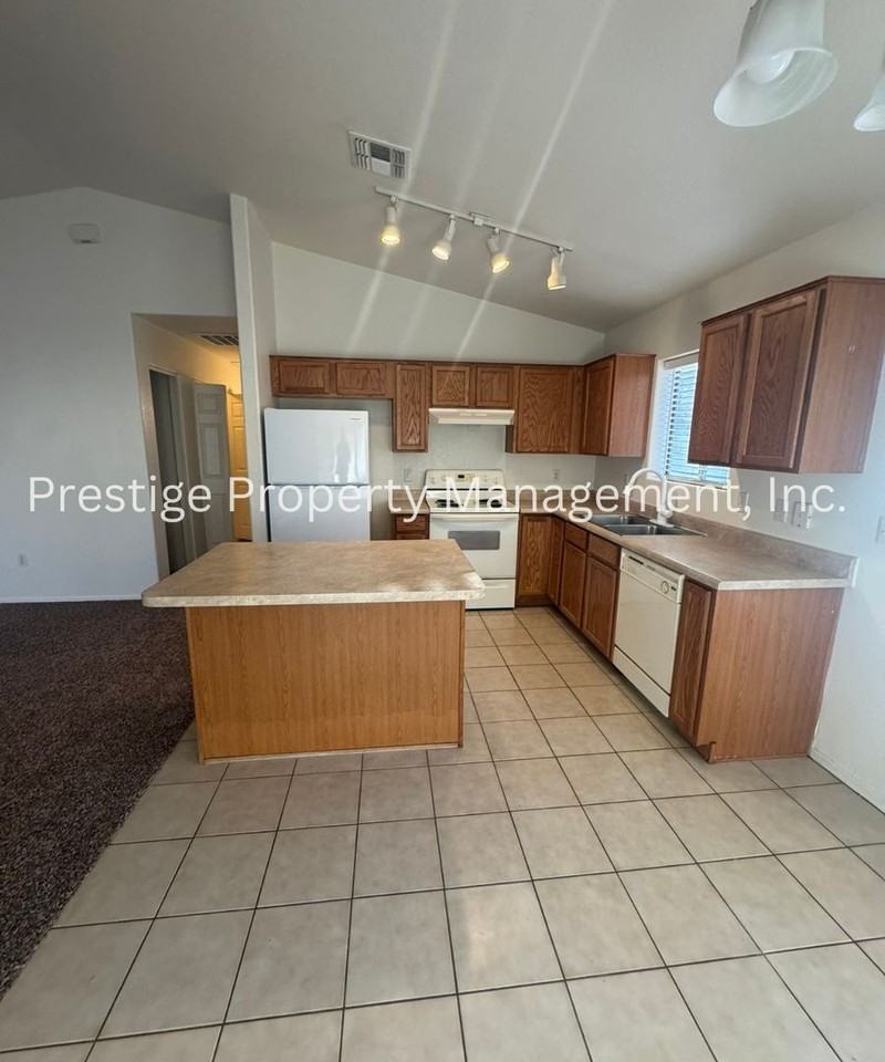 13199 E Alley Spring Dr - Photo 7 of 24