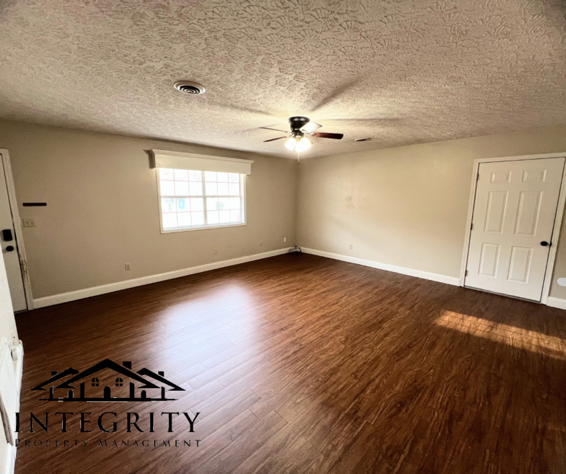 16530 Twilight Ln - Photo 3 of 10