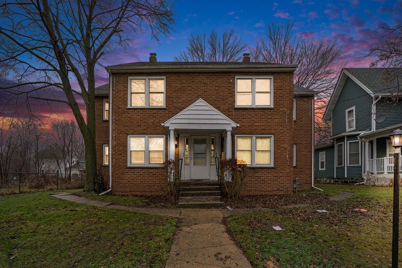 74 Union St S #D - Photo 3 of 19