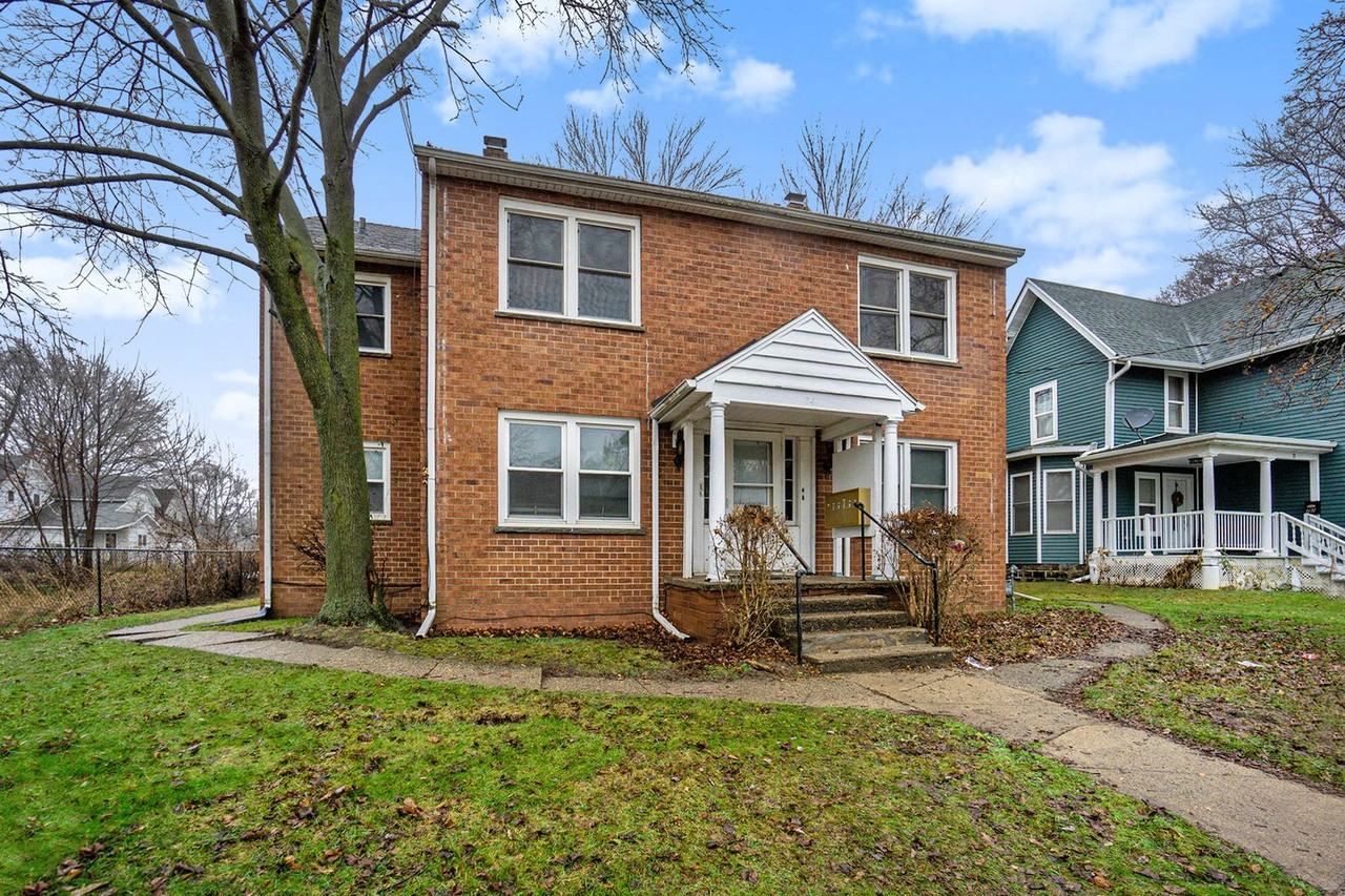 74 Union St S #D - Photo 4 of 19