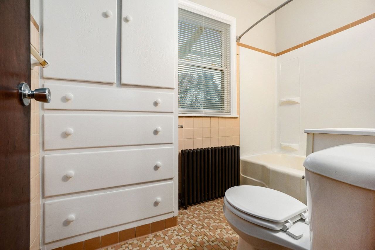 74 Union St S #D - Photo 6 of 19