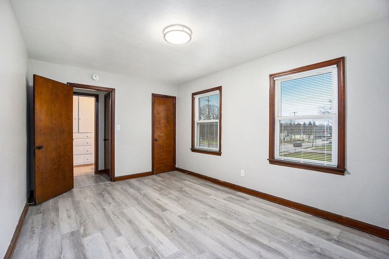 74 Union St S #D - Photo 7 of 19