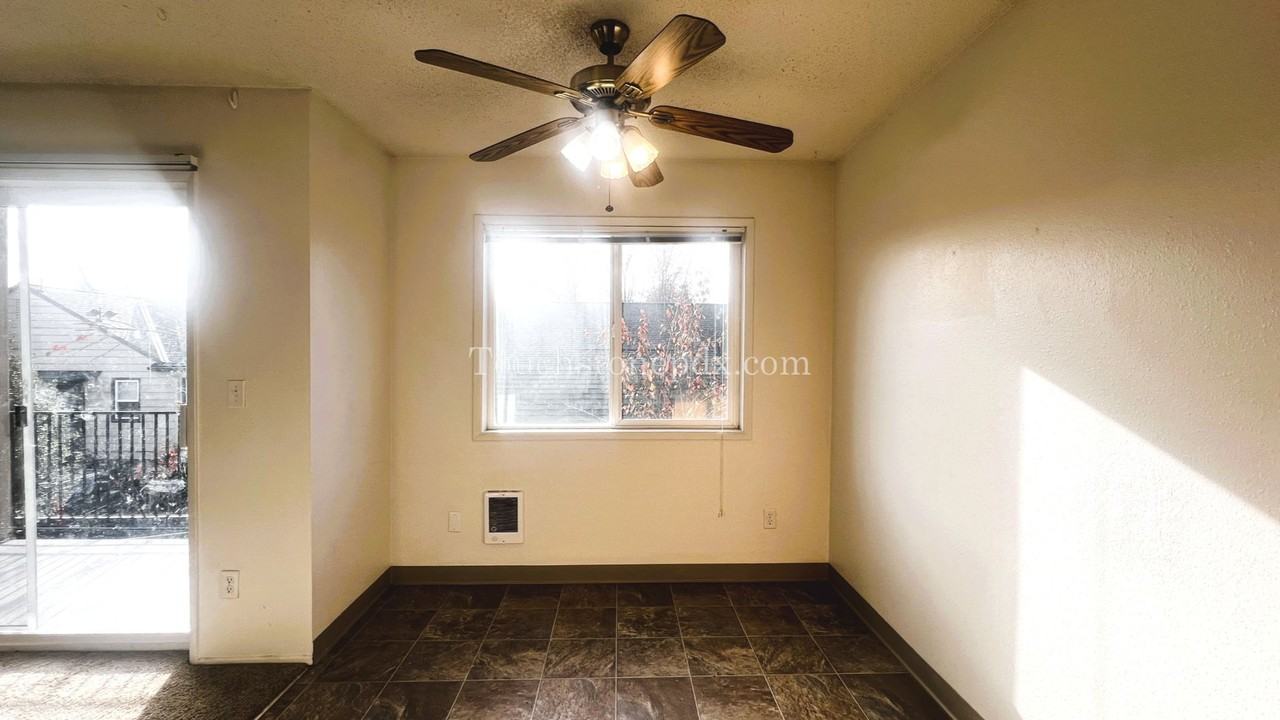 5802 Se Milwaukie Ave #3 - Photo 6 of 20