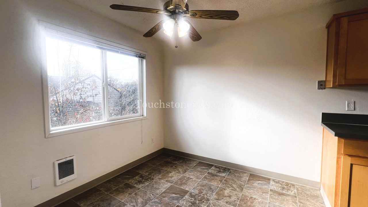 5802 Se Milwaukie Ave #3 - Photo 7 of 20