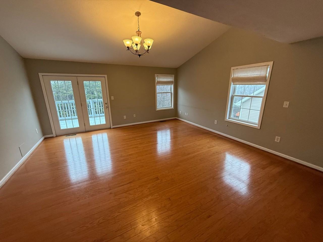 307 Heartwood Xing - Photo 4 of 28