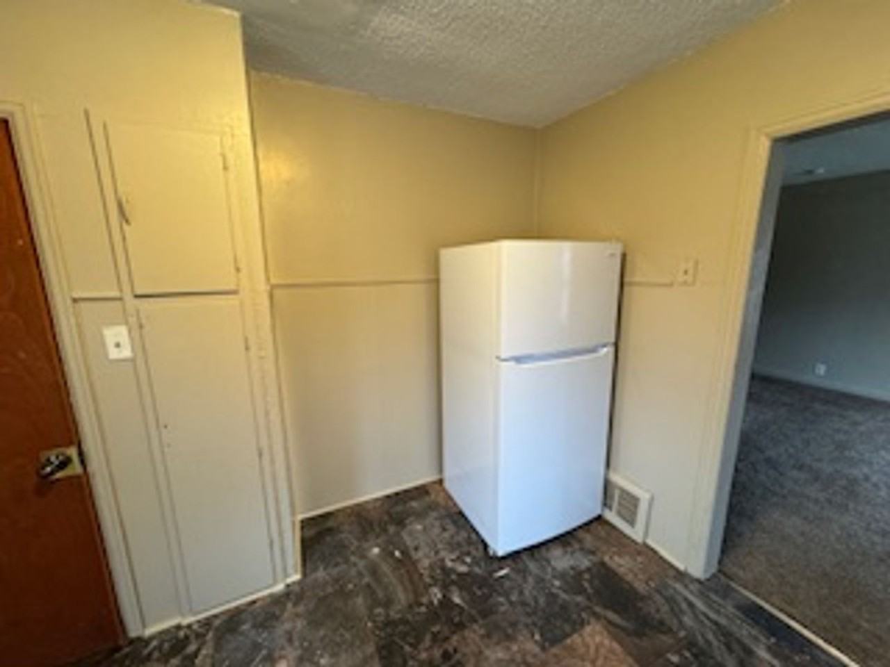 401 Courtland St - Photo 6 of 10