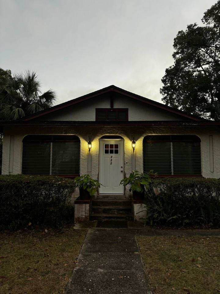 227 Nw 13th Ave - Photo 2 of 18