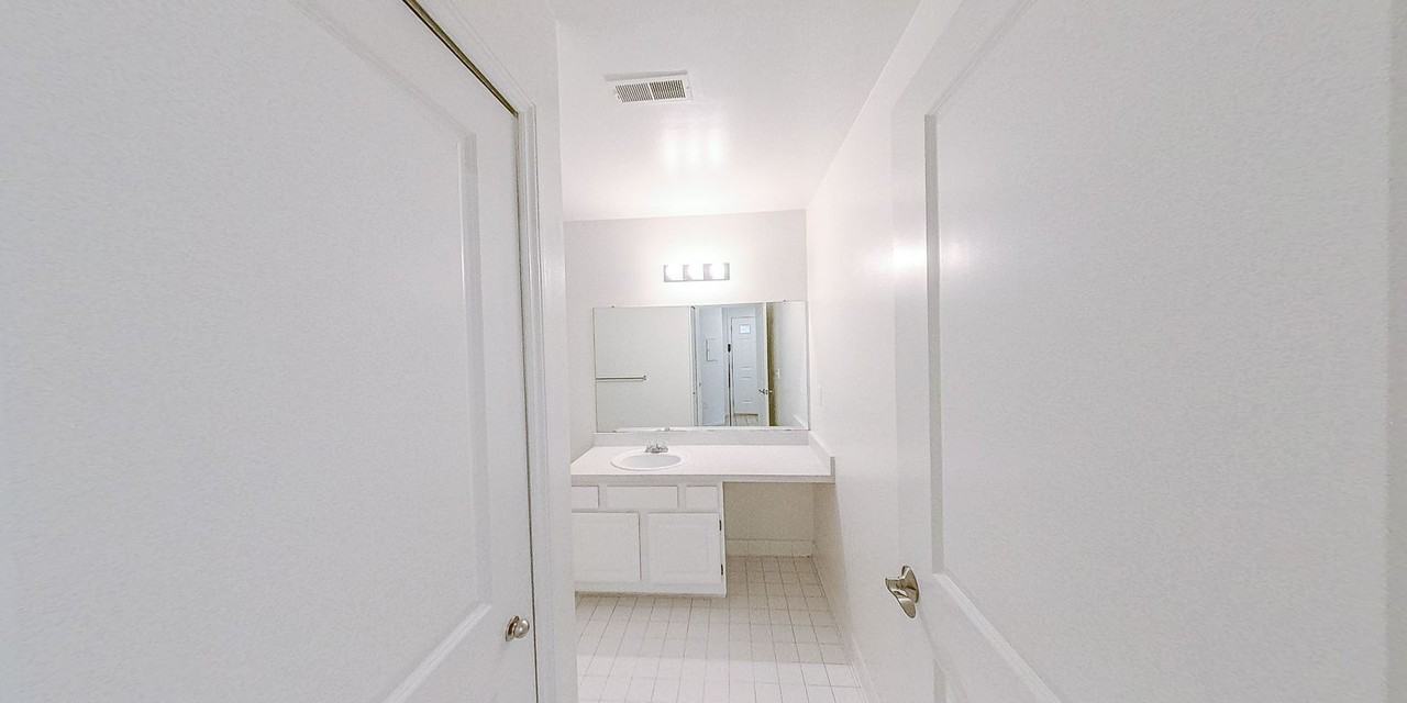 Whispering Lakes Apts - Photo 3 of 20