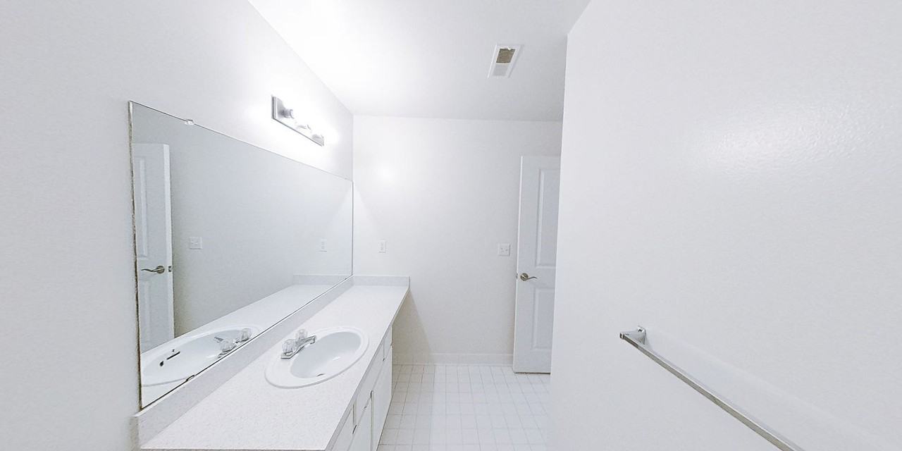 Whispering Lakes Apts - Photo 5 of 20