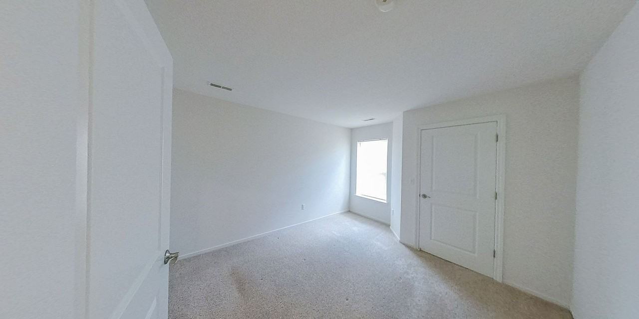 Whispering Lakes Apts - Photo 6 of 20