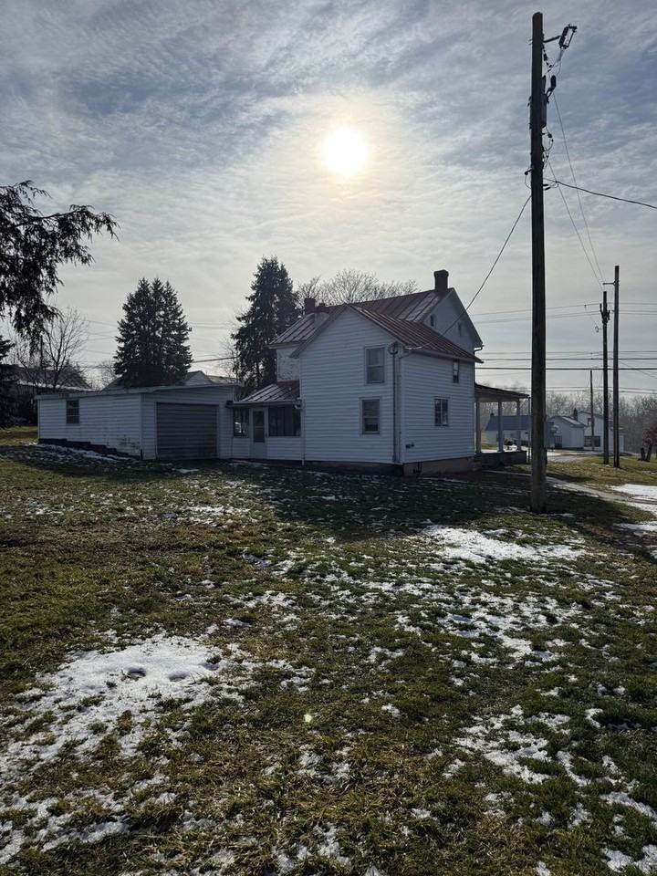 4357 Roxbury Rd - Photo 3 of 21