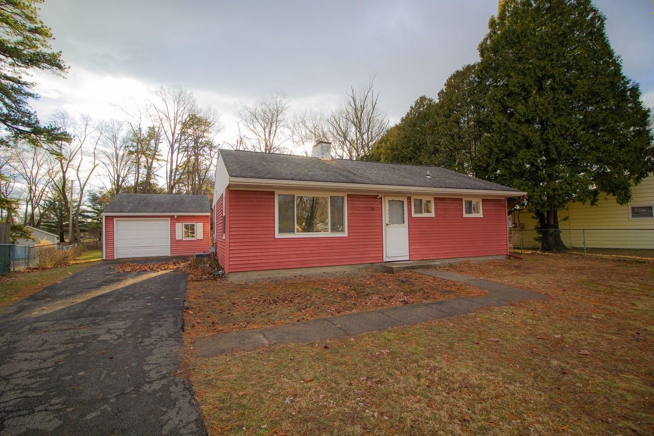 23 Robert Dr - Photo 3 of 15