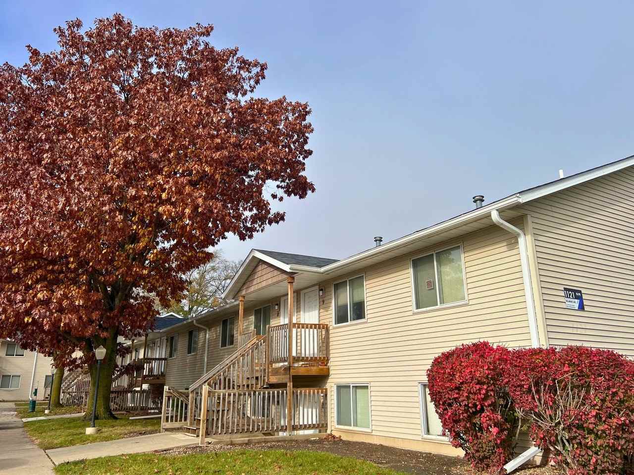 1121 Delaware Ave - Photo 7 of 10