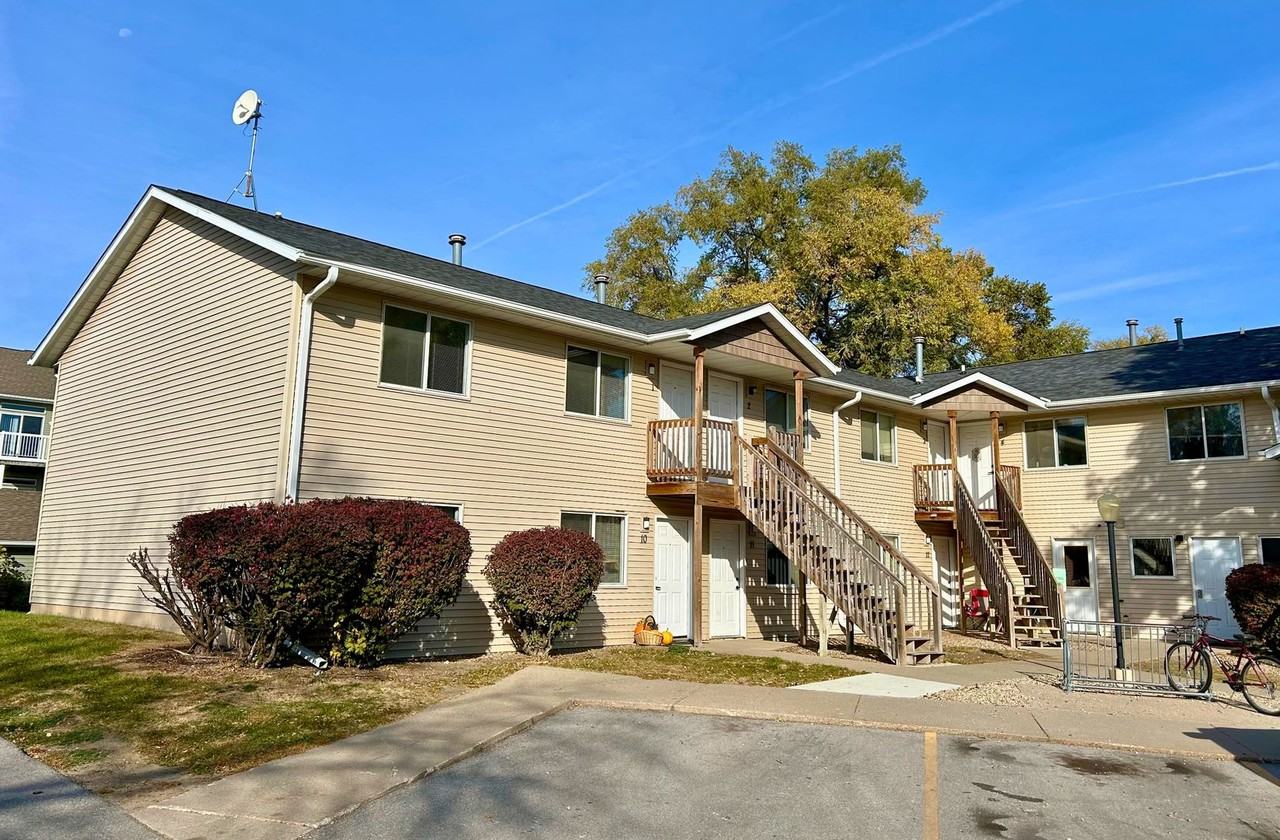 1121 Delaware Ave - Photo 6 of 10